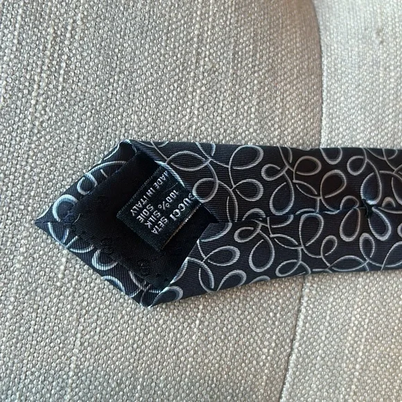 Gucci 100% Silk Blue Pattern Printed Tie Made in Italy